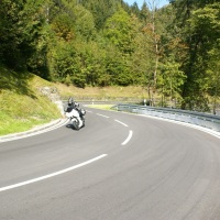 Nachrüsten von Unterfahrschutz auf Motorradstrecken Nachrüsten von Unterfahrschutz auf Motorradstrecken